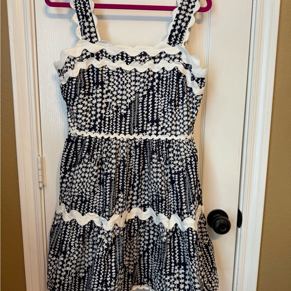 entro Black & White Scalloped-Trim Mini Dress